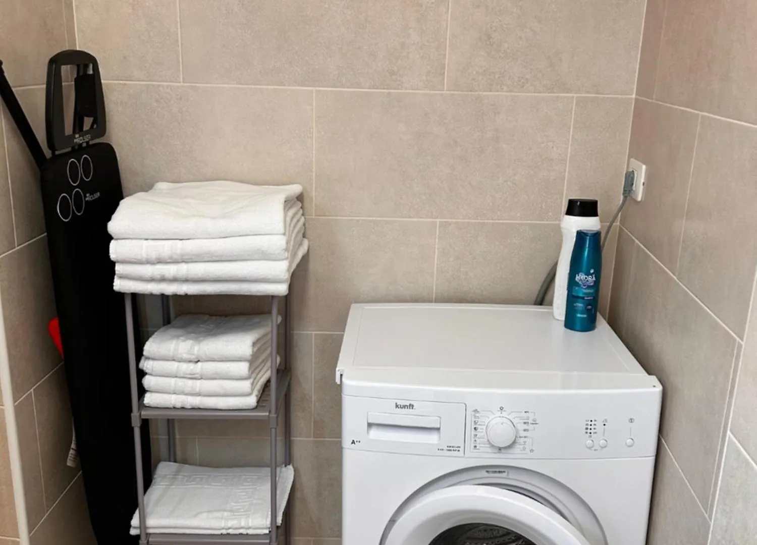 Apartamento En Los Cristianos 2 Habitaciones 4 Huespedes Vv Elenita Spain